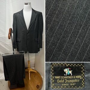 Hart Schaffner Marx Gold Trumpeter 44L Blazer 38x32 Pants Gray Pinstripe Suit